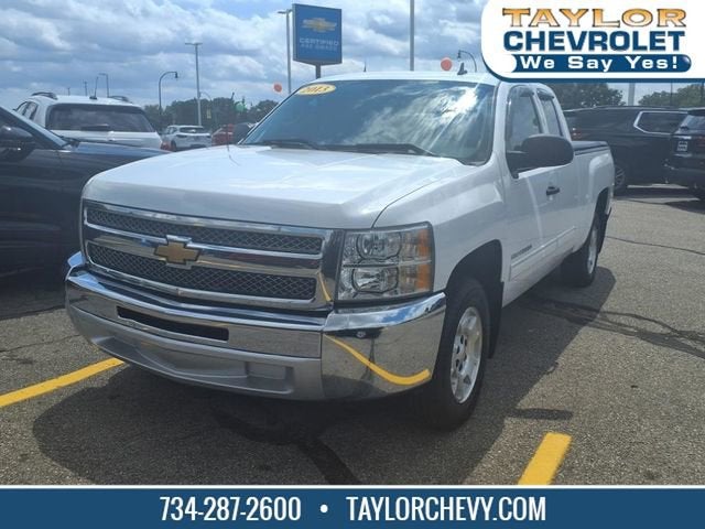 2013 Chevrolet Silverado 1500 LT in Summit White — front three-quarter view