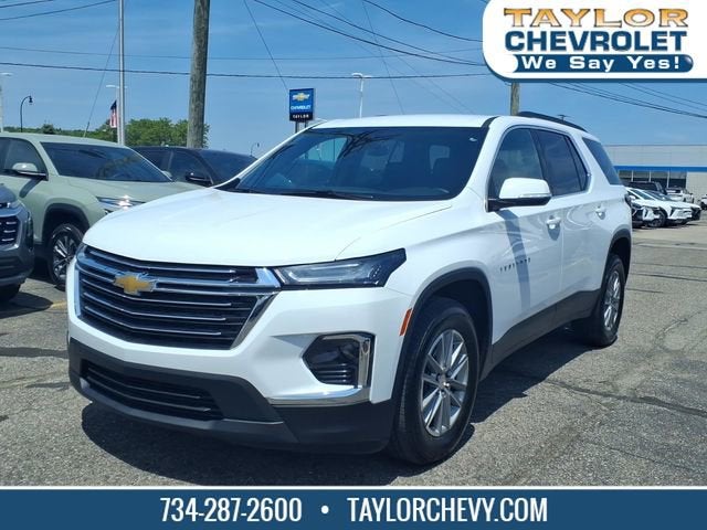 2023 Chevrolet Traverse LT Cloth in Summit White — front three-quarter view