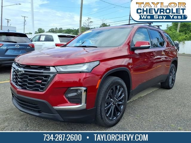 2023 Chevrolet Traverse RS in Radiant Red Tintcoat — front three-quarter view