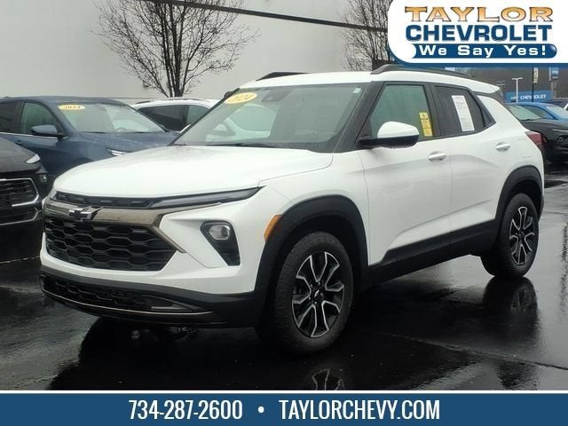 2024 Chevrolet Trailblazer ACTIV in Summit White — front three-quarter view